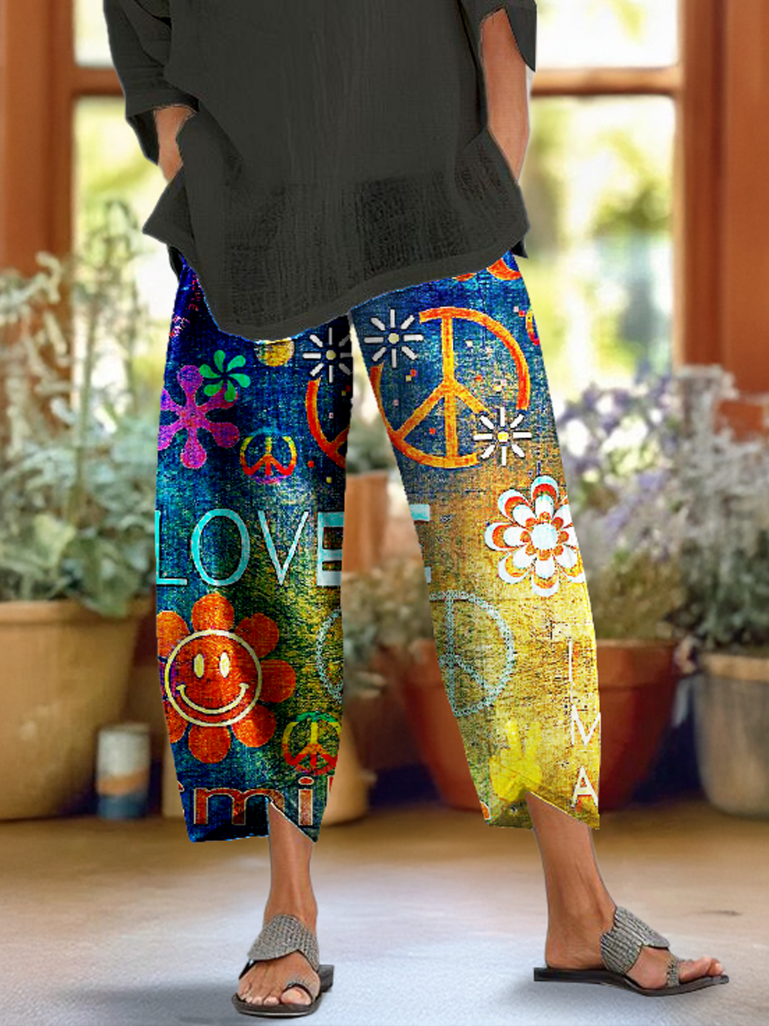 Retro Gradient Love Peace Hippie Art Women's casual trousers