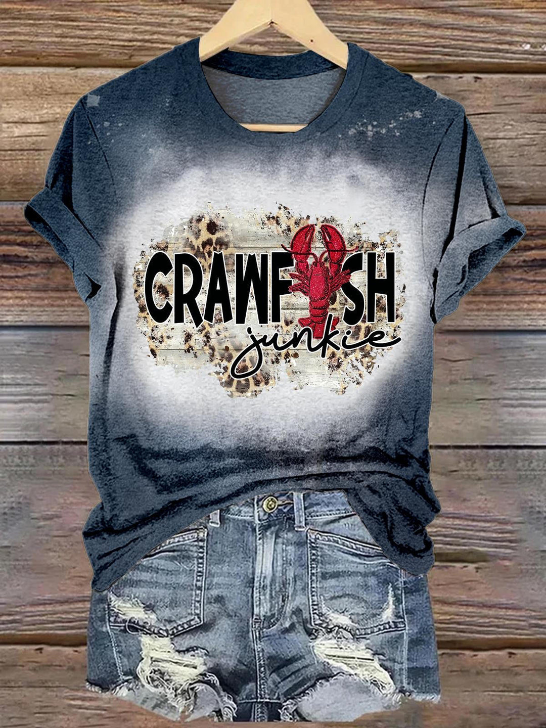Crawfish Junkie Retro Leopard Art Crew Neck T-shirt