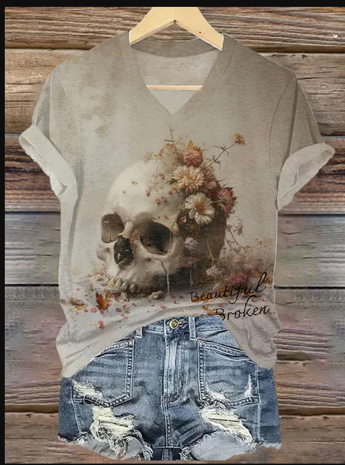 Skull Print V-neck T-Shirt