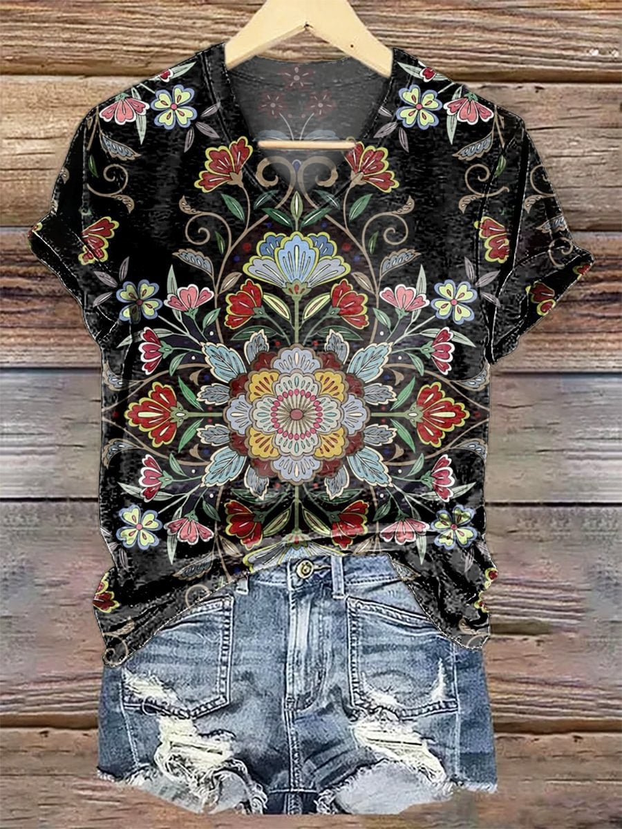 Retro Ethnic Totem Pattern Art V-neck T-Shirt