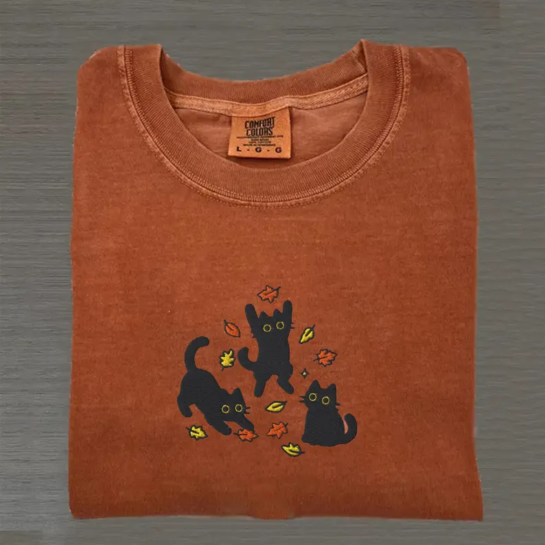 Cat Pouncing Leaves Embroidered Washed Cotton Crew Neck T-Shirt