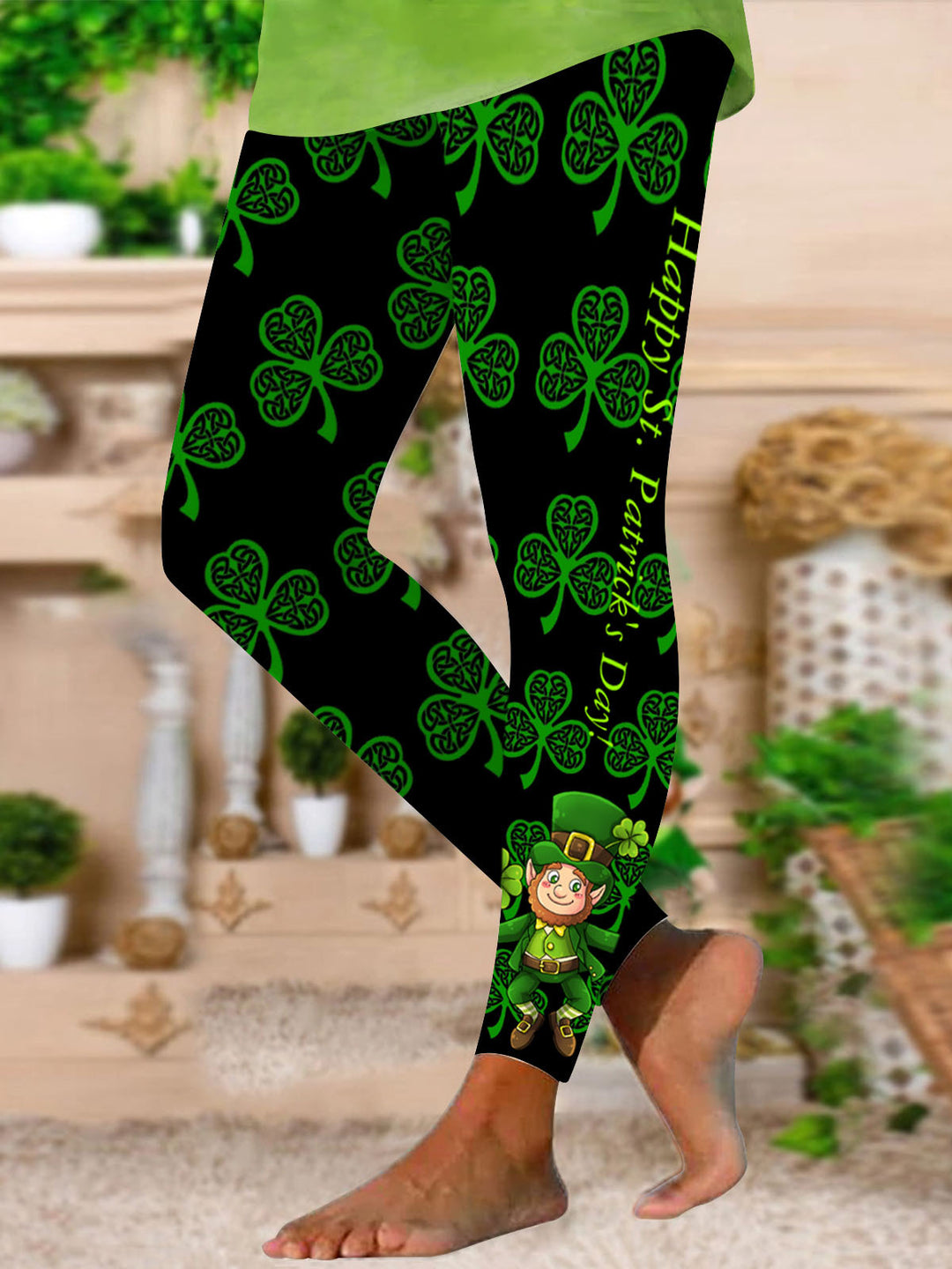 St. Patrick's Day Shamrocks Print Leggings