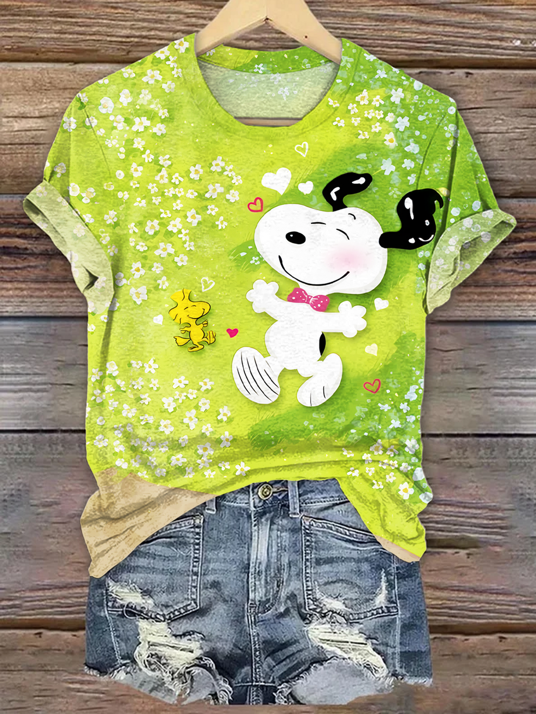 Fun Daisy Snoopy Goes on a Trip Crew Neck T-shirt