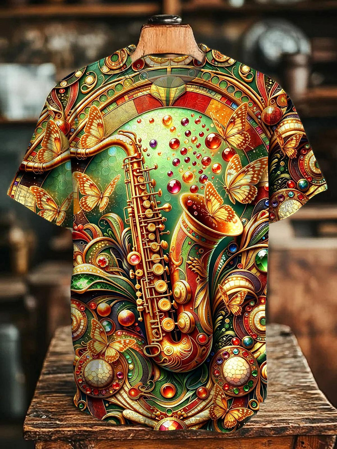 Vintage Saxophone Butterflies Women's Short Sleeve Crew Neck T-shirt