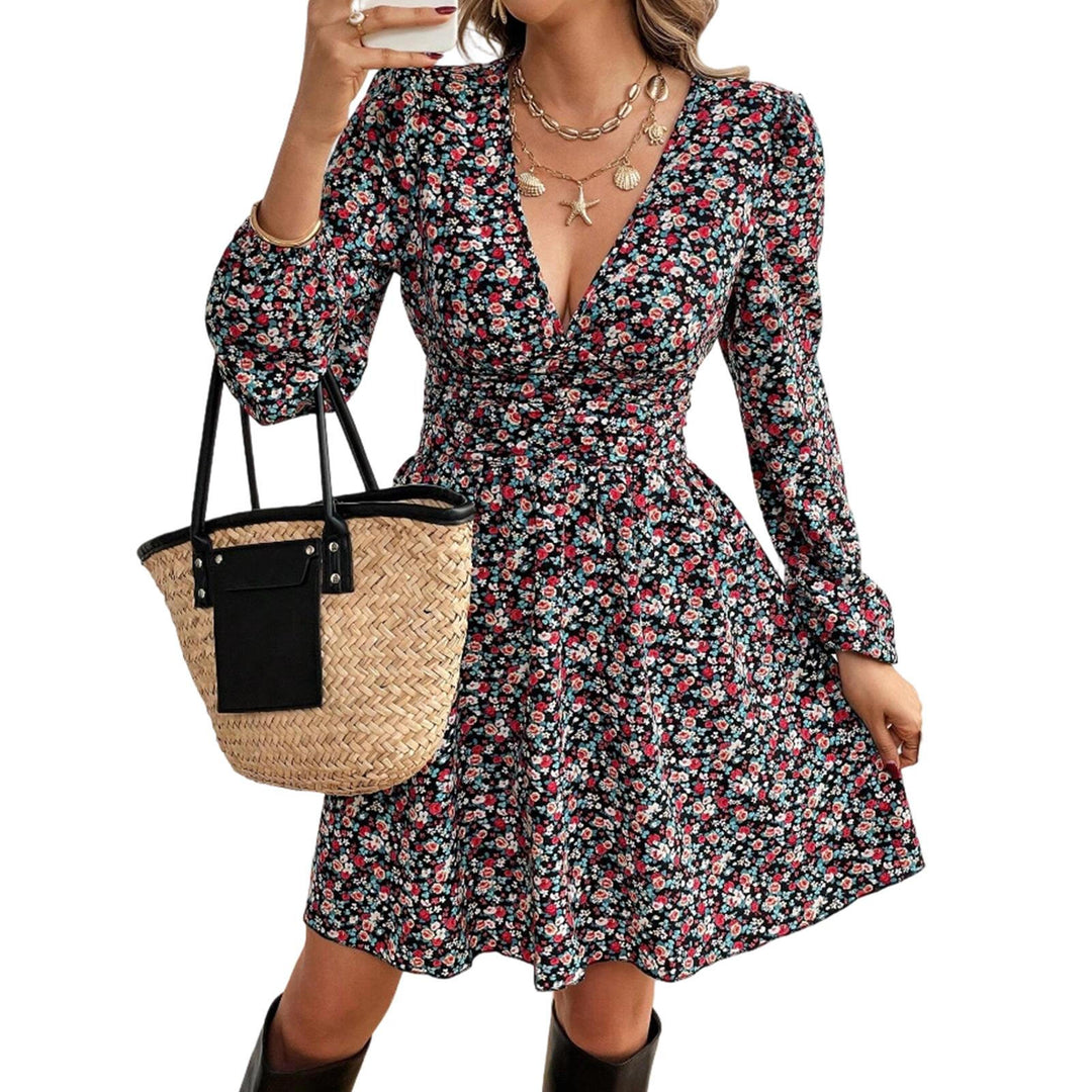 Long Sleeve Short Dress for Women V Neck Bohemian Floral Dress Lantern Sleeves for Dating Travel Vacation charming