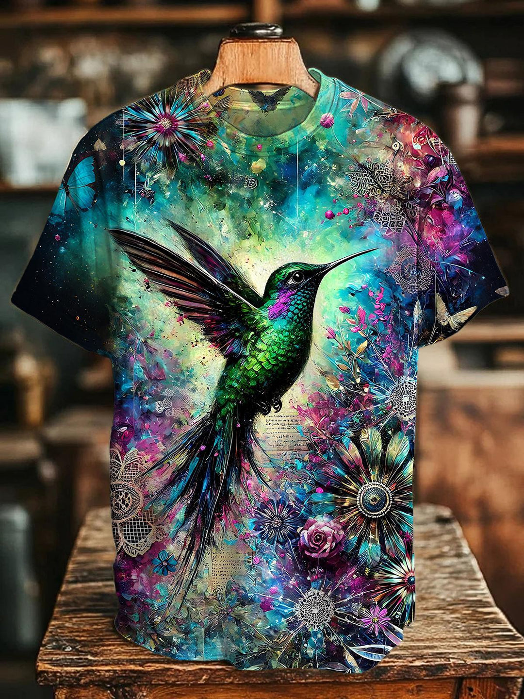 Retro Hummingbird Women's Short Sleeve Crew Neck T-shirt