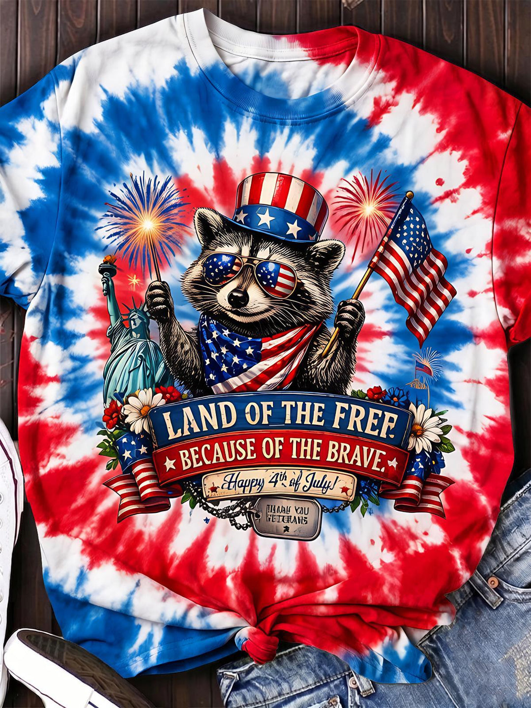 Fun Raccoon Independence Day Tie-Dye Women's Short Sleeve Crew Neck T-shirt