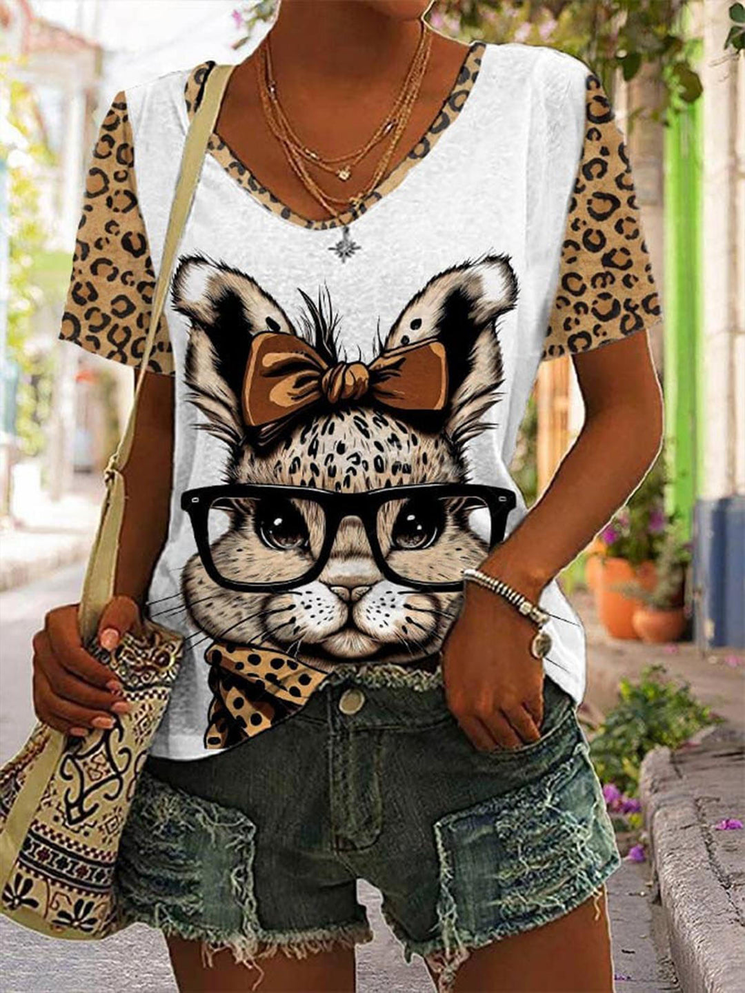Easter Day Glasses Rabbit Leopard V-Neck Short Sleeve T-Shirt