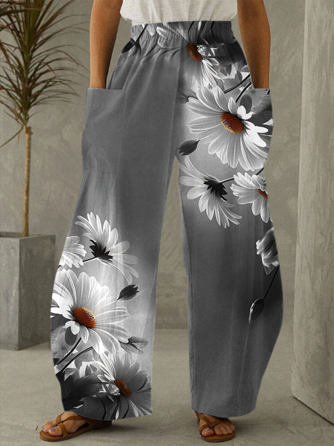 Women's Daisy Print Casual Pants