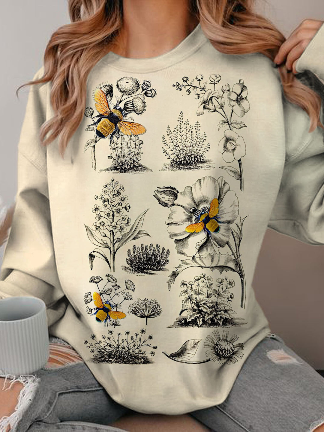 Women's Bee Plant Flowers Print Round Neck Long Sleeve Top
